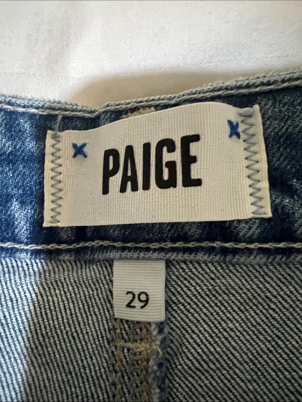 PAIGE Harper Wide-Leg Jeans in Medium Blue - Picture 17 of 17